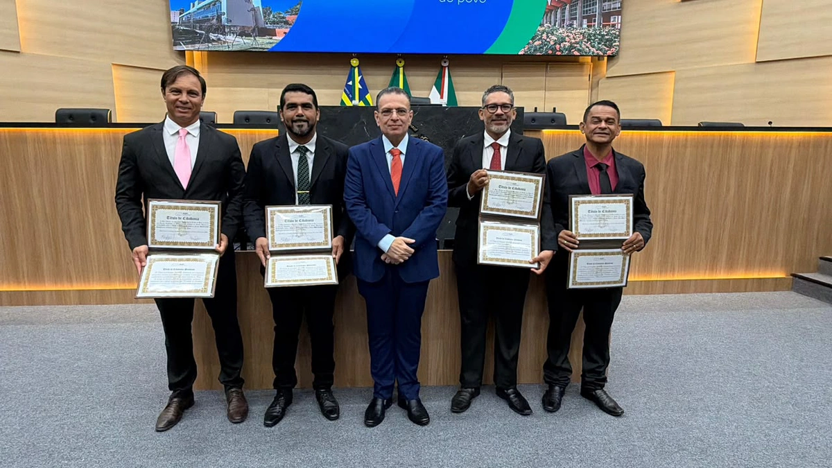 Gessivaldo Isaías entrega títulos de cidadania a líderes religiosos