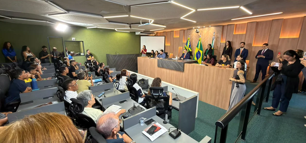 Gessivaldo Isaías promove debate na Alepi por mais inclusão e acessibilidade para pessoas surdas
