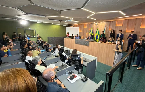 Gessivaldo Isaías promove debate na Alepi por mais inclusão e acessibilidade para pessoas surdas