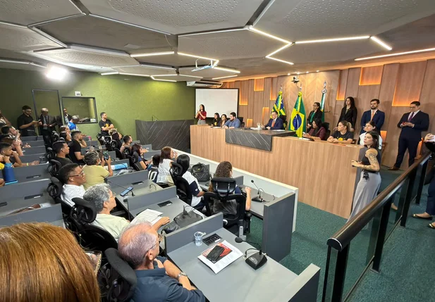 Gessivaldo Isaías promove debate na Alepi por mais inclusão e acessibilidade para pessoas surdas