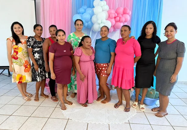 Gestantes recebem enxovais, oficina de automaquiagem e orientação nutricional em Jardim do Mulato