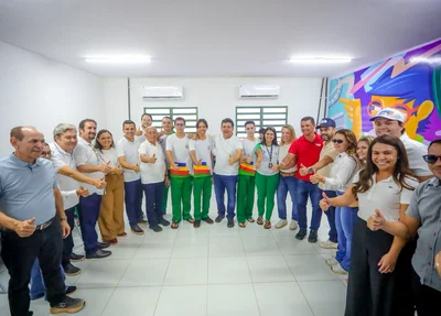 Governador entrega reforma de escola de Tempo Integral e inaugura orla em Lagoa de São Francisco