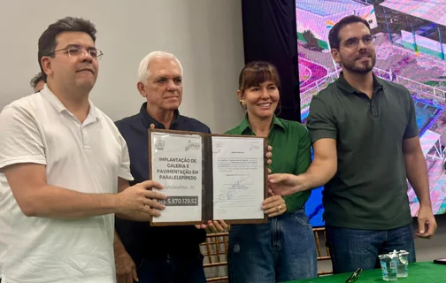 Governador Rafael Fonteles assina importantes ordens de serviço para obras  estruturantes em Esperantina