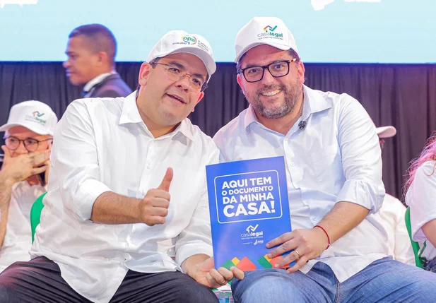 Governador Rafael Fonteles e o secretário de Administração, Samuel Pontes