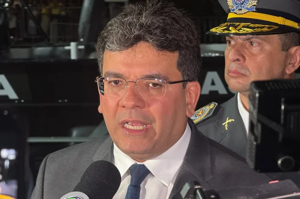 Rafael Fonteles promove 1.700 policiais em cerimônia