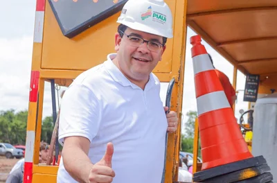 Rafael Fonteles visita obras e inaugura asfalto