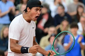 Guto Miguel faz história e conquista título juvenil inédito para o Brasil em Roland Garros.