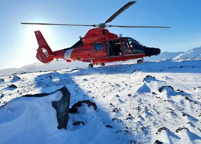 Helicóptero da Guarda Costeira dos EUA cai no Alasca