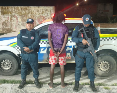 Homem com mandado de prisão em aberto é preso após abordagem em Amarante