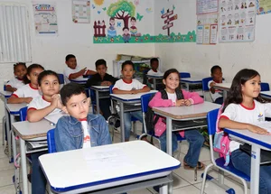 Hugo Napoleão se destaca no Piauí com avanços históricos na educação