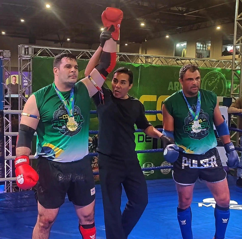 Iury Barros, campeão da Copa Brasil de muay thai
