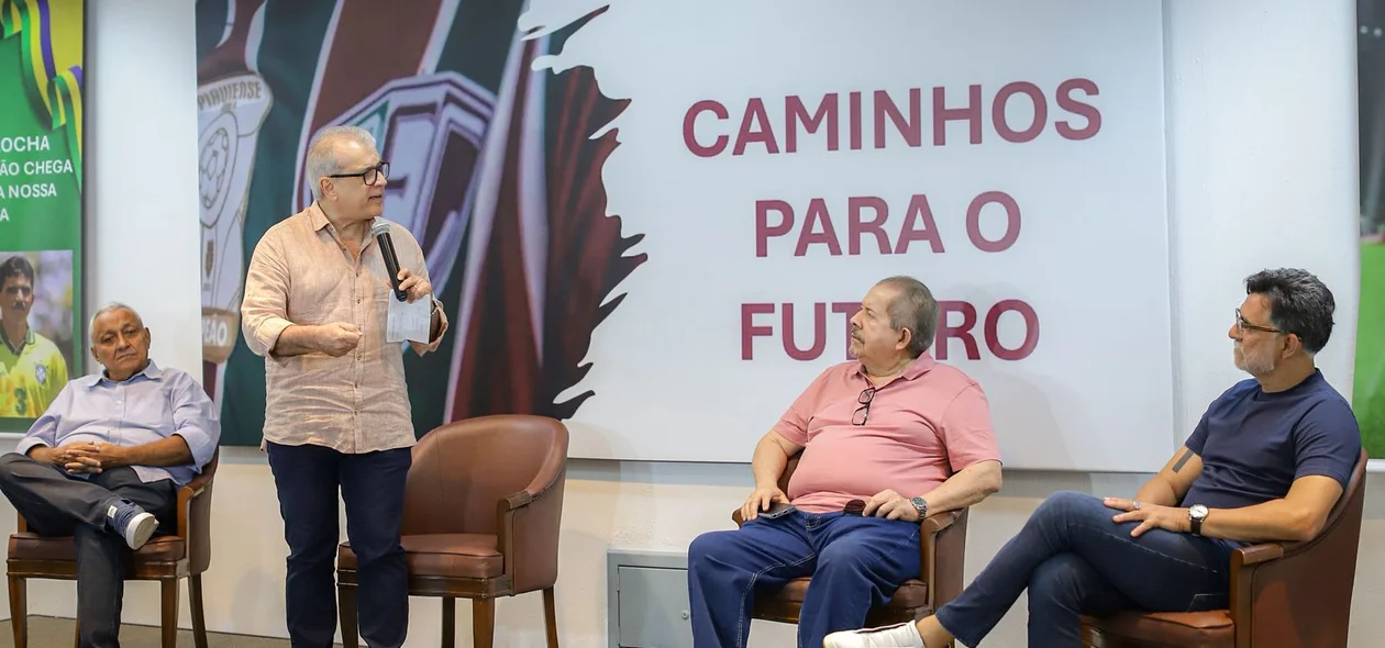 João Vicente Claudino durante apresentação