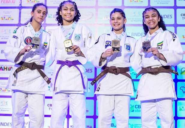Judoca Yasmin Carvalho conquista medalha de bronze no Campeonato Brasileiro Cadete