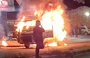 Kombi pegou fogo e ficou totalmente destruída