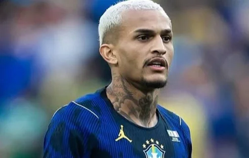 Lateral-direito da seleção Wesley, pode virar dúvida para Copa do Mundo devido lesão em último amistoso