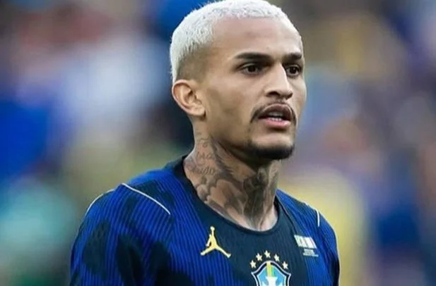 Lateral-direito da seleção Wesley, pode virar dúvida para Copa do Mundo devido lesão em último amistoso