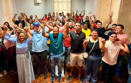 Leôndidas Júnior oficializa apoio a Enzo Samuel para deputado estadual