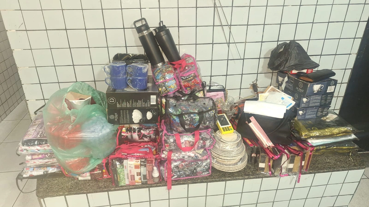 Material recuperado dentro do veículo da vítima