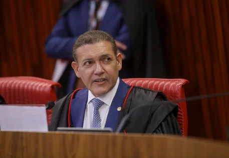 Nunes Marques institui comissão no TSE para orientar uso de inteligência artificial nas eleições