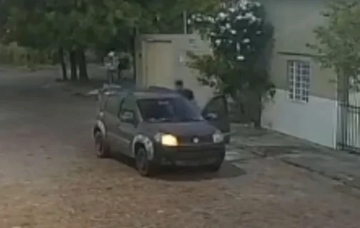 Momento em que a vítima sofre tentativa de sequestro em Campo Maior