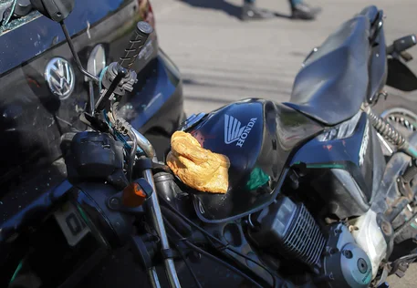 Porteiro morre após passar mal e perder controle da motocicleta na zona sul de Teresina