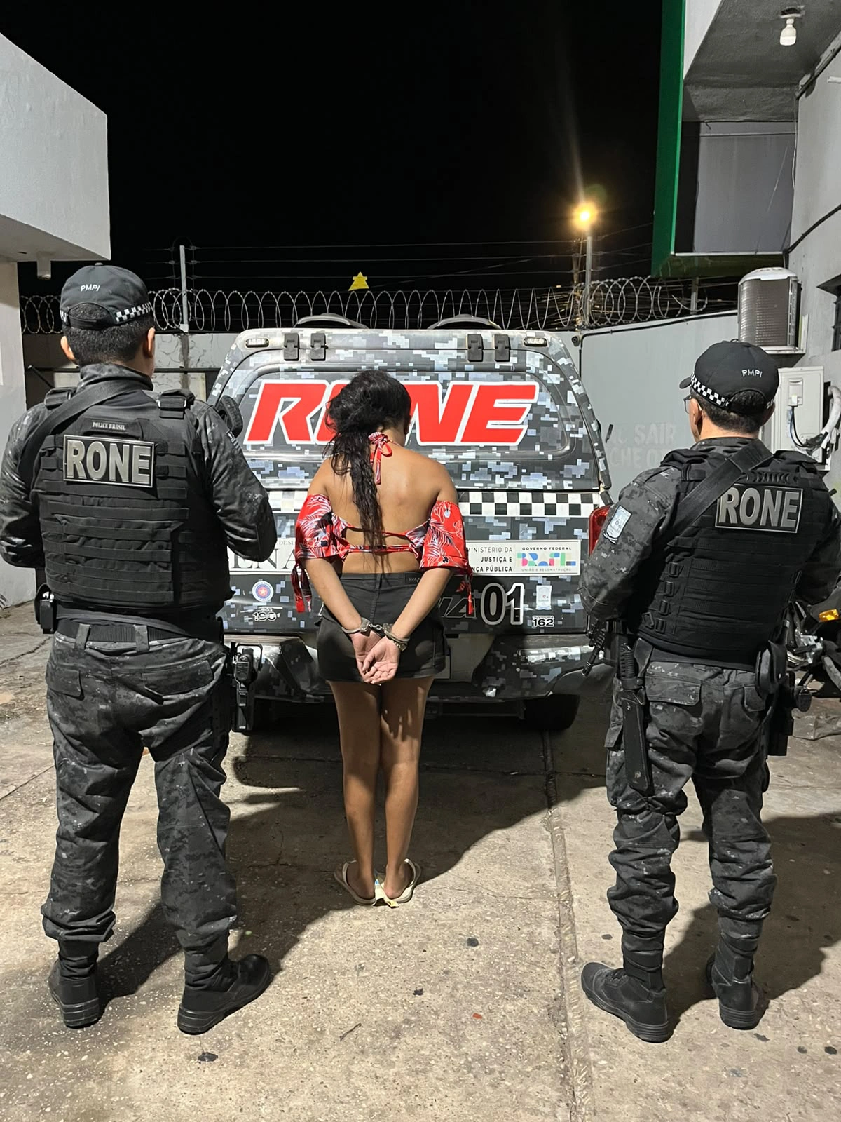 Mulher é presa suspeita de tráfico de drogas na zona Norte de Teresina
