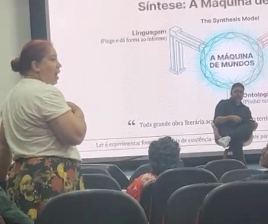 Mulher interrompe evento no Salipi e acusa palestrante de não pagar pensão alimentícia