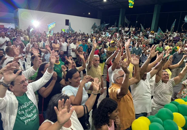 Multidão acompanha lançamento das pré-candidaturas de Themístocles Filho e Marcos Aurélio