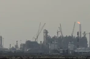 nstalações de produção de gás natural liquefeito (GNL) da QatarEnergy, na Cidade Industrial de Ras Laffan, Qatar.