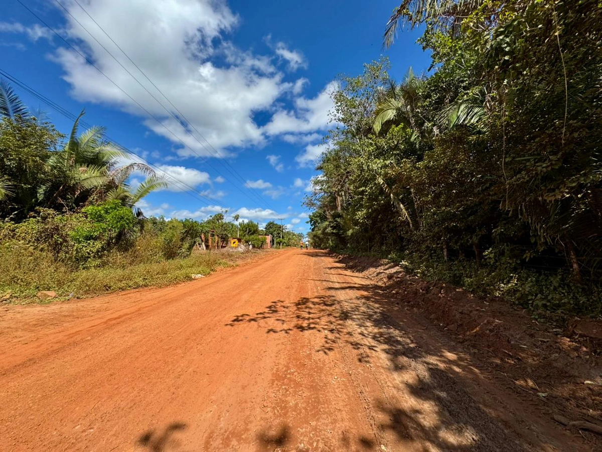 Obras de asfaltamento da estrada de acesso ao Cemitério do Ciganinho Milagroso em Esperantina