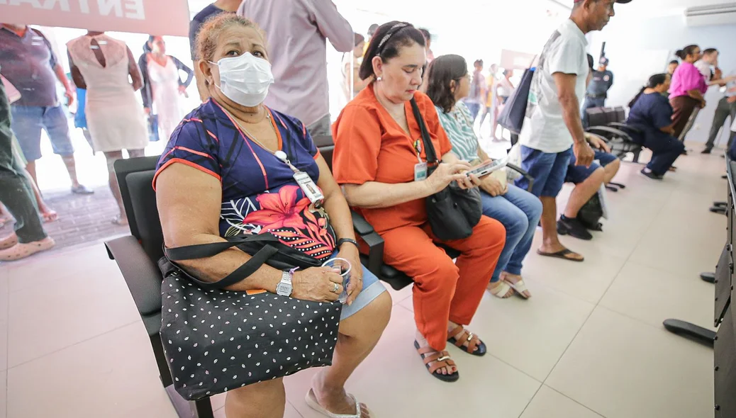 Pacientes no Ambulatório Governador Dirceu Mendes Arcoverde