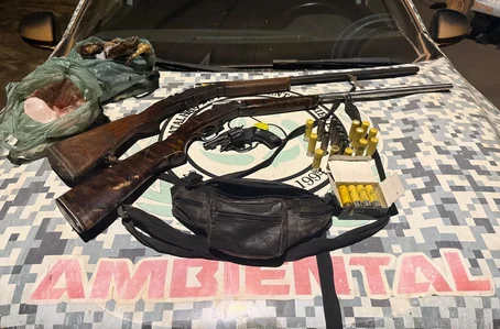 Polícia apreendeu animais silvestres abatidos e armas usadas em caça ilegal