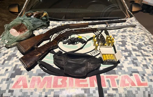 Polícia apreendeu animais silvestres abatidos e armas usadas em caça ilegal