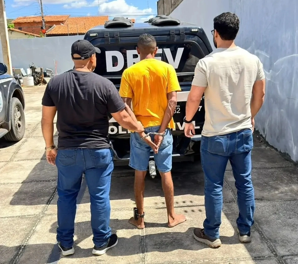 Polícia Civil prende acusados de roubos de veículos em Teresina