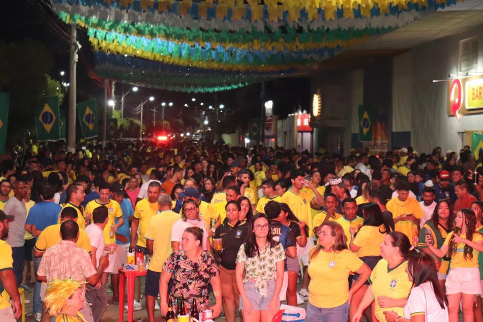 População de São Raimundo Nonato se reúne no I FAN FEST para acompanhar a estreia da Seleção Brasileira na Copa