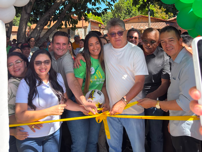 Prefeita de São Gonçalo do Piauí inaugura quadra poliesportiva na comunidade Baixinha