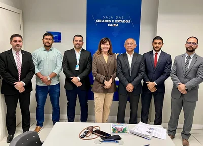 Prefeita Ivanária Sampaio cumpre agenda na Caixa Econômica em Teresina