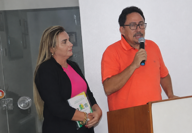 Prefeita Kelly Alencar e o ex-prefeito Walter Alencar