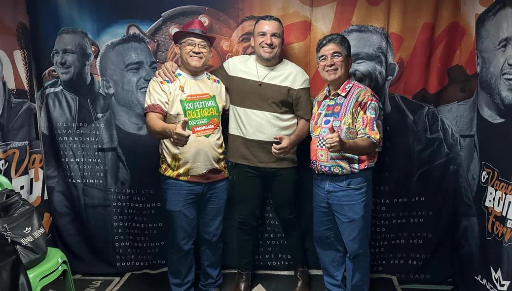 Prefeito Abdoral Melo, deputado Limma e o cantor Junior Vianna