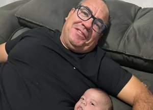 Prefeito Amiltinho faz homenagem emocionante após perder filho de apenas cinco meses