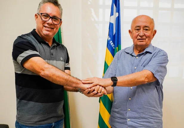 Prefeito do MDB oficializa apoio à pré-campanha de Júlio César ao Senado