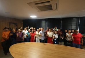Prefeito Dr. Gilberto Júnior assina contratos da Agricultura Familiar para alimentação escolar