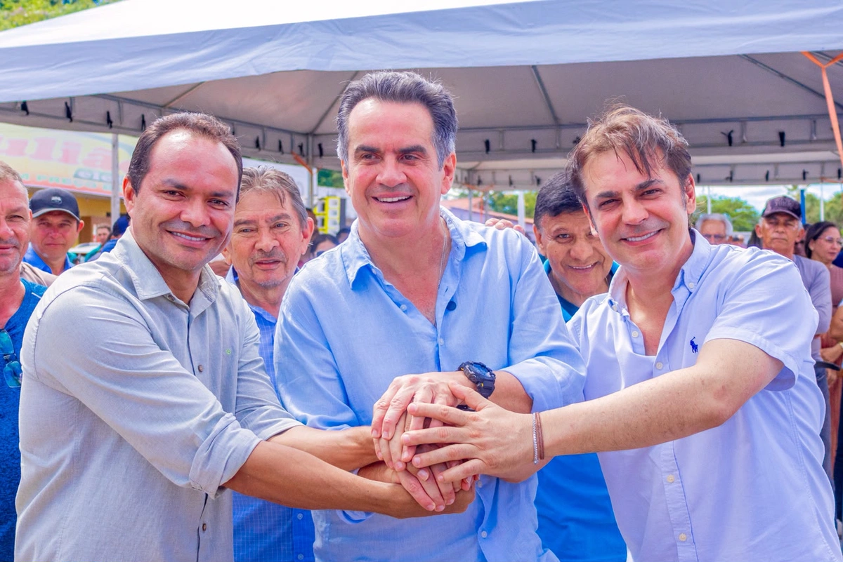Prefeito Pedro Gomes, ex-prefeito Roger Linhares e senador Ciro Nogueira inauguram obras