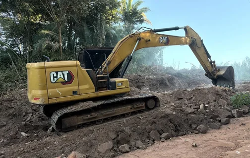 Prefeitura de Esperantina, em parceria com o Governo do Estado, inicia obras de asfaltamento no acesso ao Cemitério Ciganinho