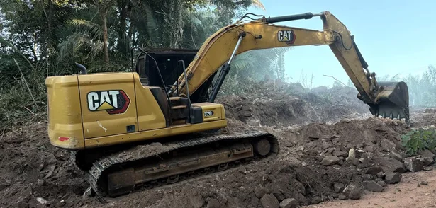 Prefeitura de Esperantina, em parceria com o Governo do Estado, inicia obras de asfaltamento no acesso ao Cemitério Ciganinho