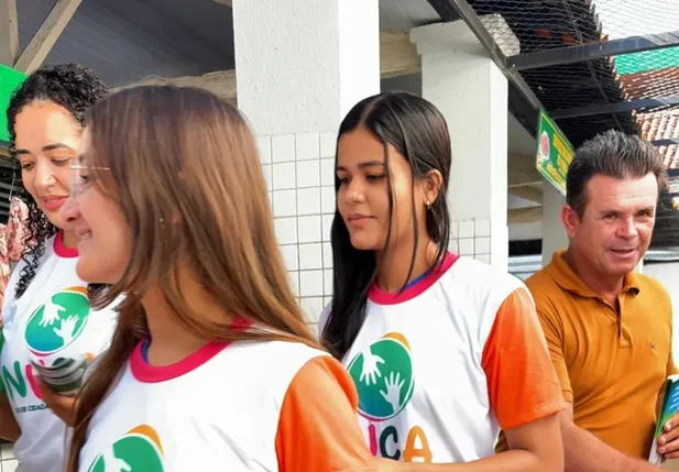 Prefeitura de Esperantina promove ação de conscientização ambiental no Mercado Público