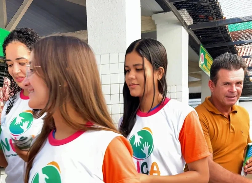 Prefeitura de Esperantina promove ação de conscientização ambiental no Mercado Público