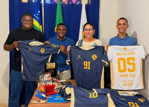 Prefeitura de Miguel Leão entrega novos uniformes e fortalece apoio à equipe municipal de vôlei