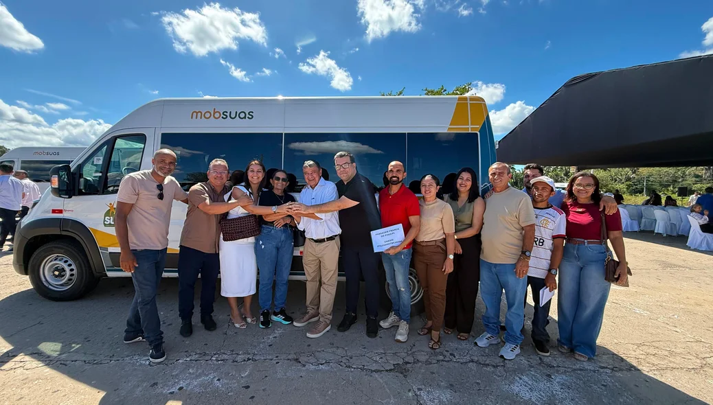 Prefeitura de Passagem Franca do Piauí recebe Van do MOBSUAS