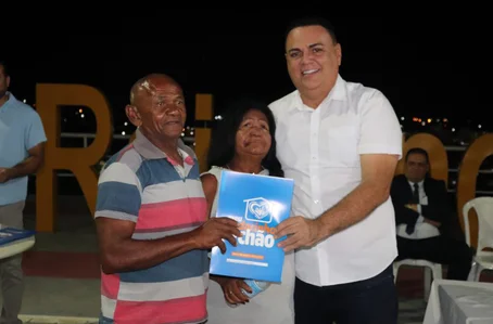 Prefeitura de São Raimundo Nonato entrega mais de 250 Títulos de Propriedade pelo programa Meu Pedacinho de Chão